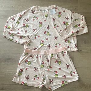NWT American Eagle Outfitters Pink Grinch Pajama Set